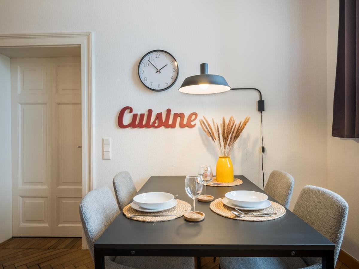 Schwarzlins Loftraum - Stilvolles Apartment Mit Smart Tv, Netflix, Disney Plus, Schnellem Wlan, Parken, Nespresso ザンクト・イングベルト エクステリア 写真